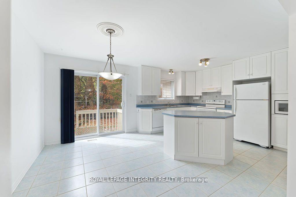 Photo 12 of 81 Lloydalex Crescent, Ottawa, Stittsville (North) — HOMEH