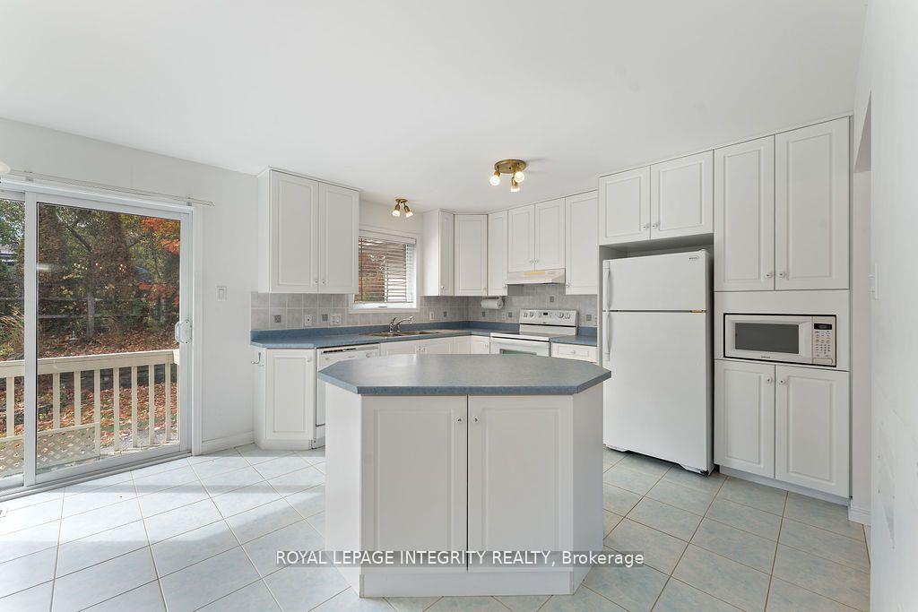 Photo 14 of 81 Lloydalex Crescent, Ottawa, Stittsville (North) — HOMEH