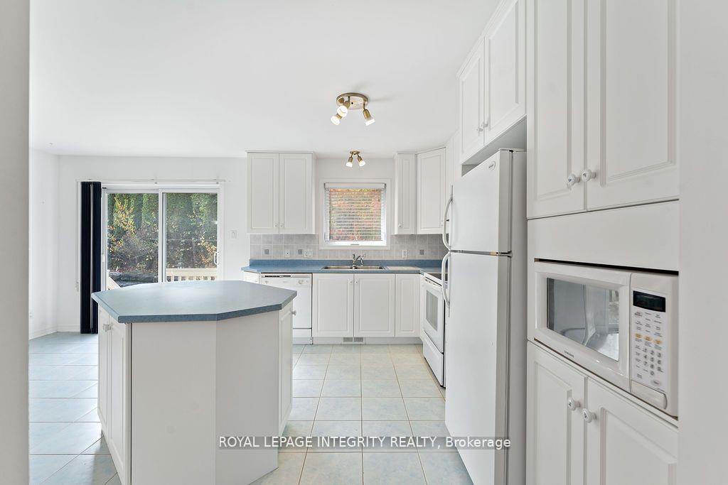 Photo 15 of 81 Lloydalex Crescent, Ottawa, Stittsville (North) — HOMEH