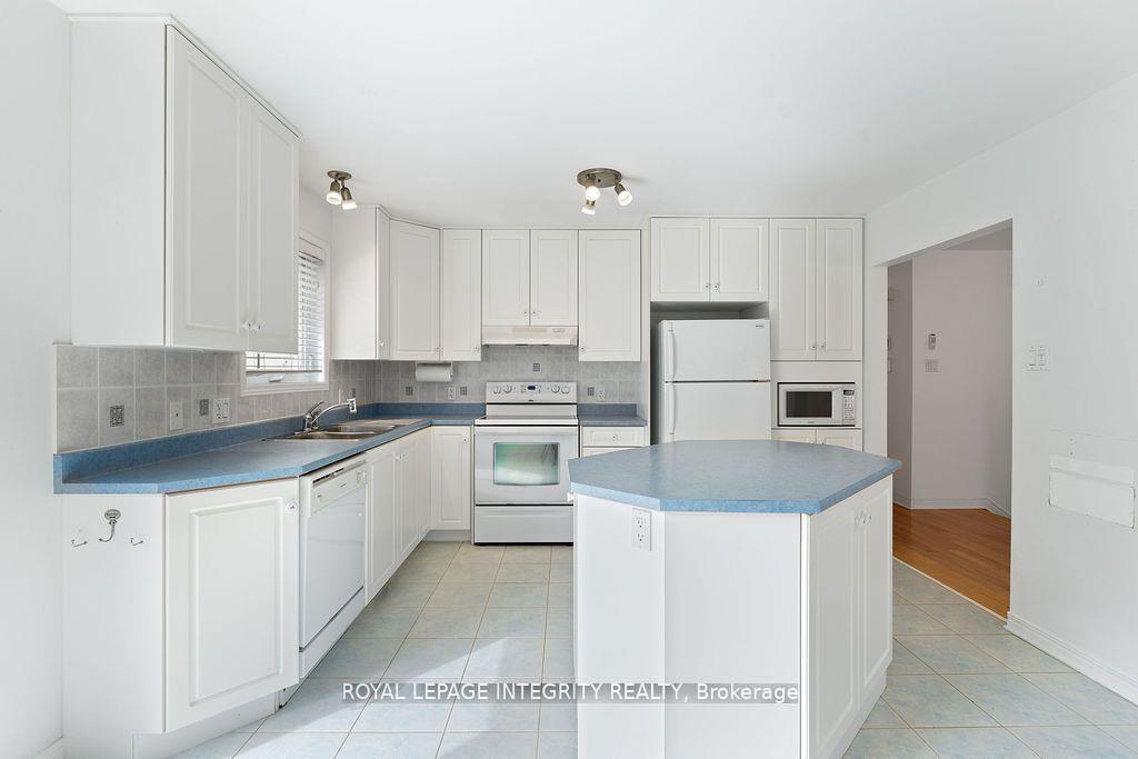 Photo 17 of 81 Lloydalex Crescent, Ottawa, Stittsville (North) — HOMEH