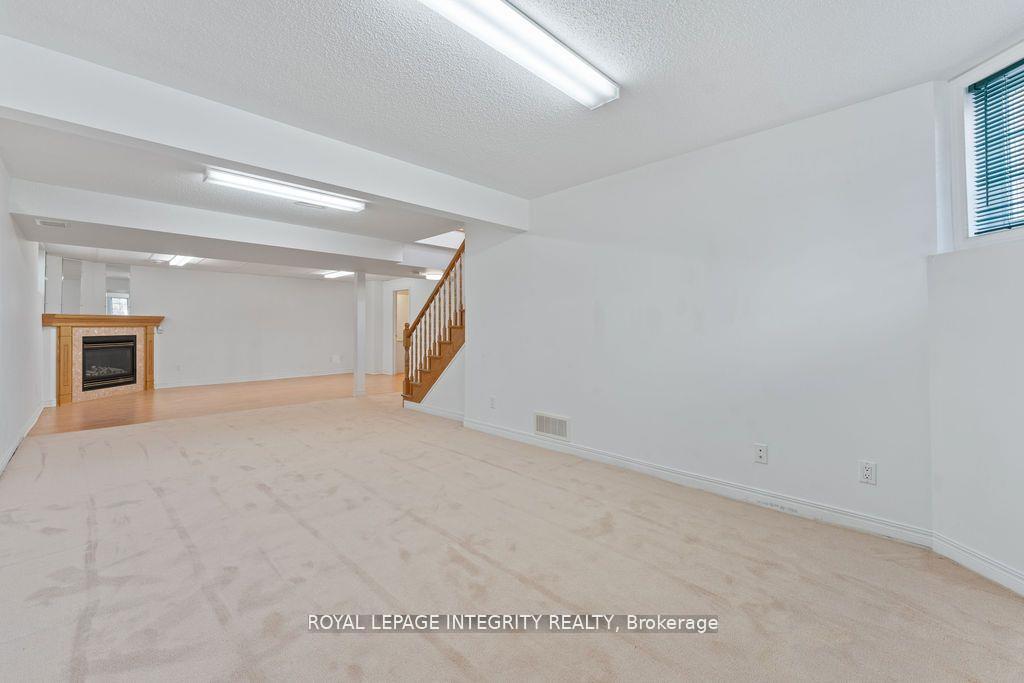 Photo 33 of 81 Lloydalex Crescent, Ottawa, Stittsville (North) — HOMEH