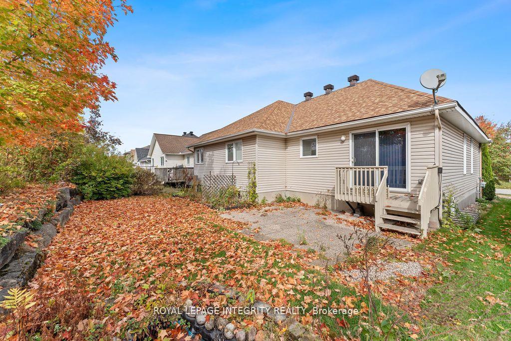 Photo 42 of 81 Lloydalex Crescent, Ottawa, Stittsville (North) — HOMEH