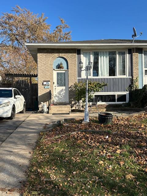 Photo 1 of 12 Deborah Court, St. Catharines, Secord Woods — HOMEH