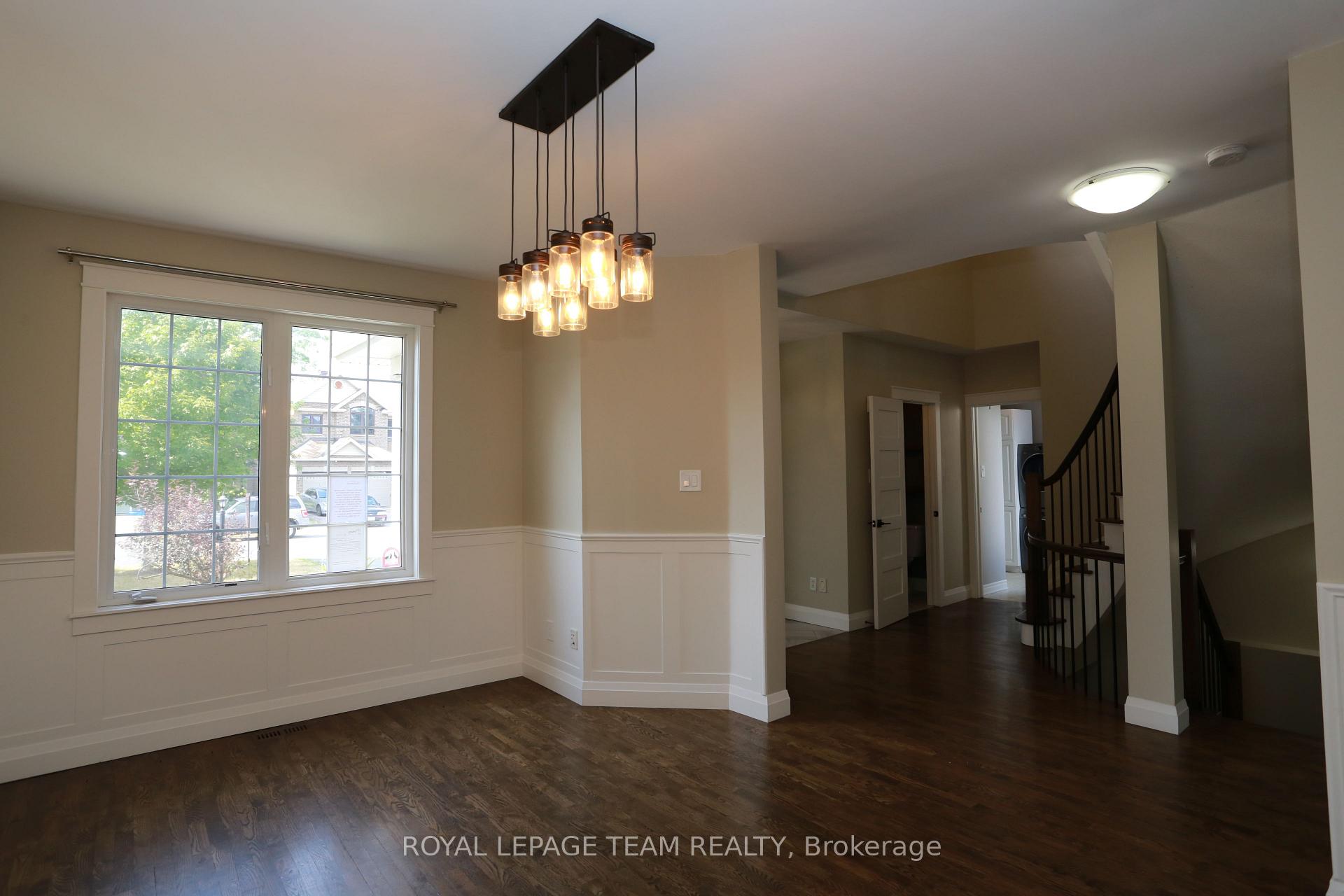 Photo 5 of 78 Friendly Crescent, Ottawa, Stittsville (South) — HOMEH