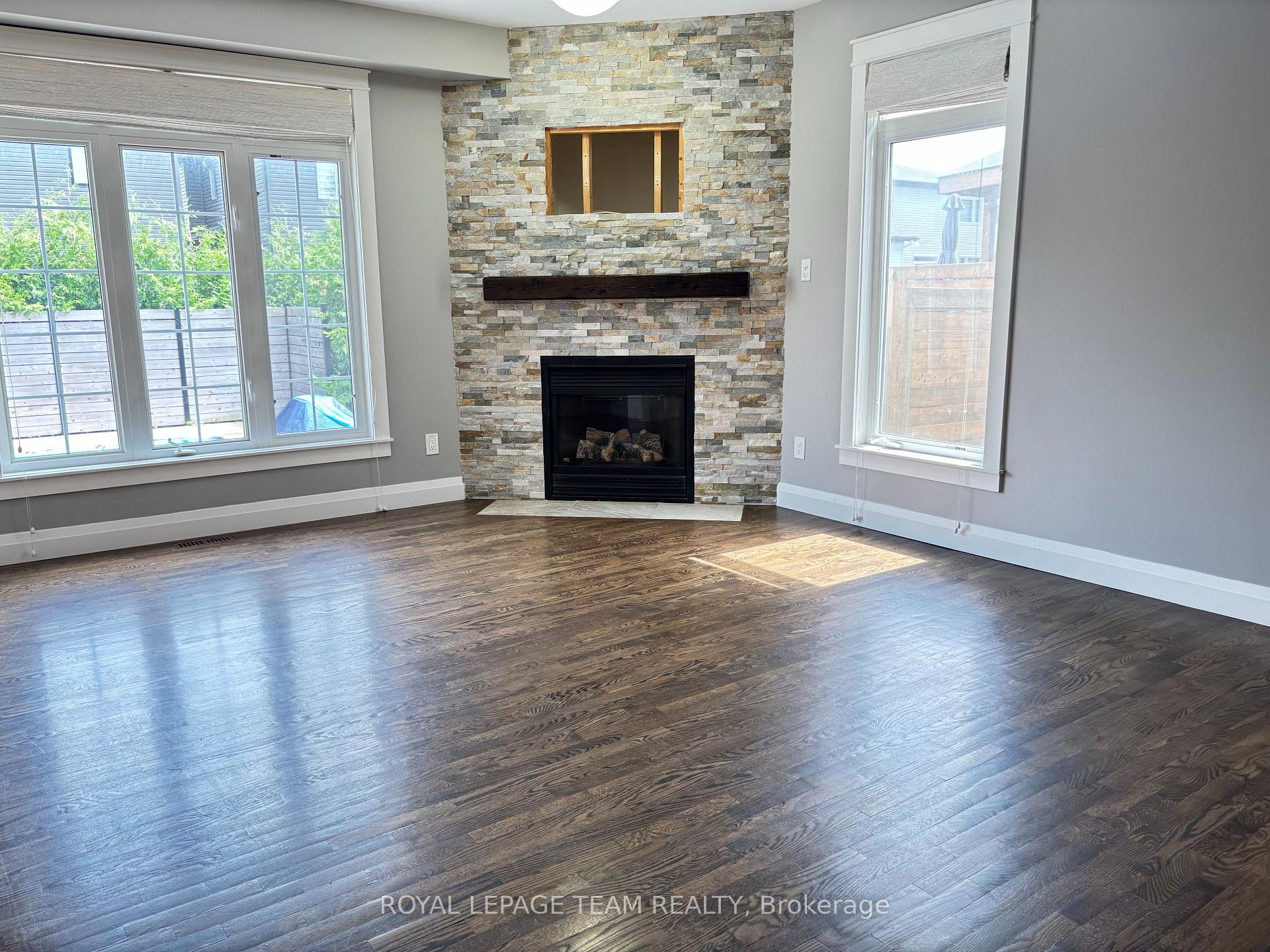 Photo 7 of 78 Friendly Crescent, Ottawa, Stittsville (South) — HOMEH