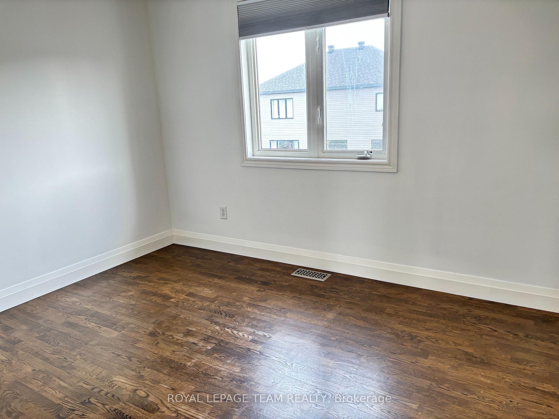 Photo 14 of 78 Friendly Crescent, Ottawa, Stittsville (South) — HOMEH
