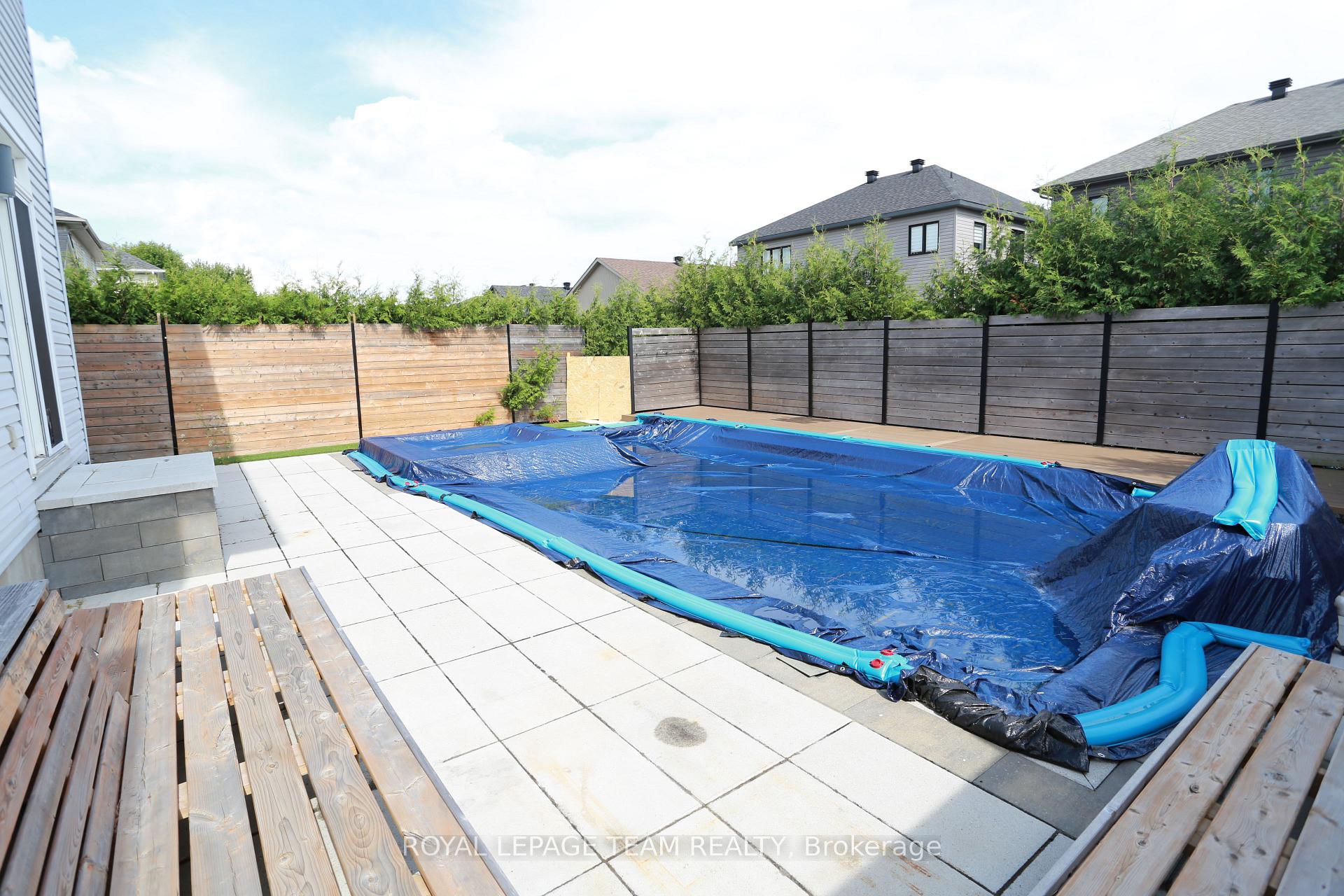 Photo 20 of 78 Friendly Crescent, Ottawa, Stittsville (South) — HOMEH