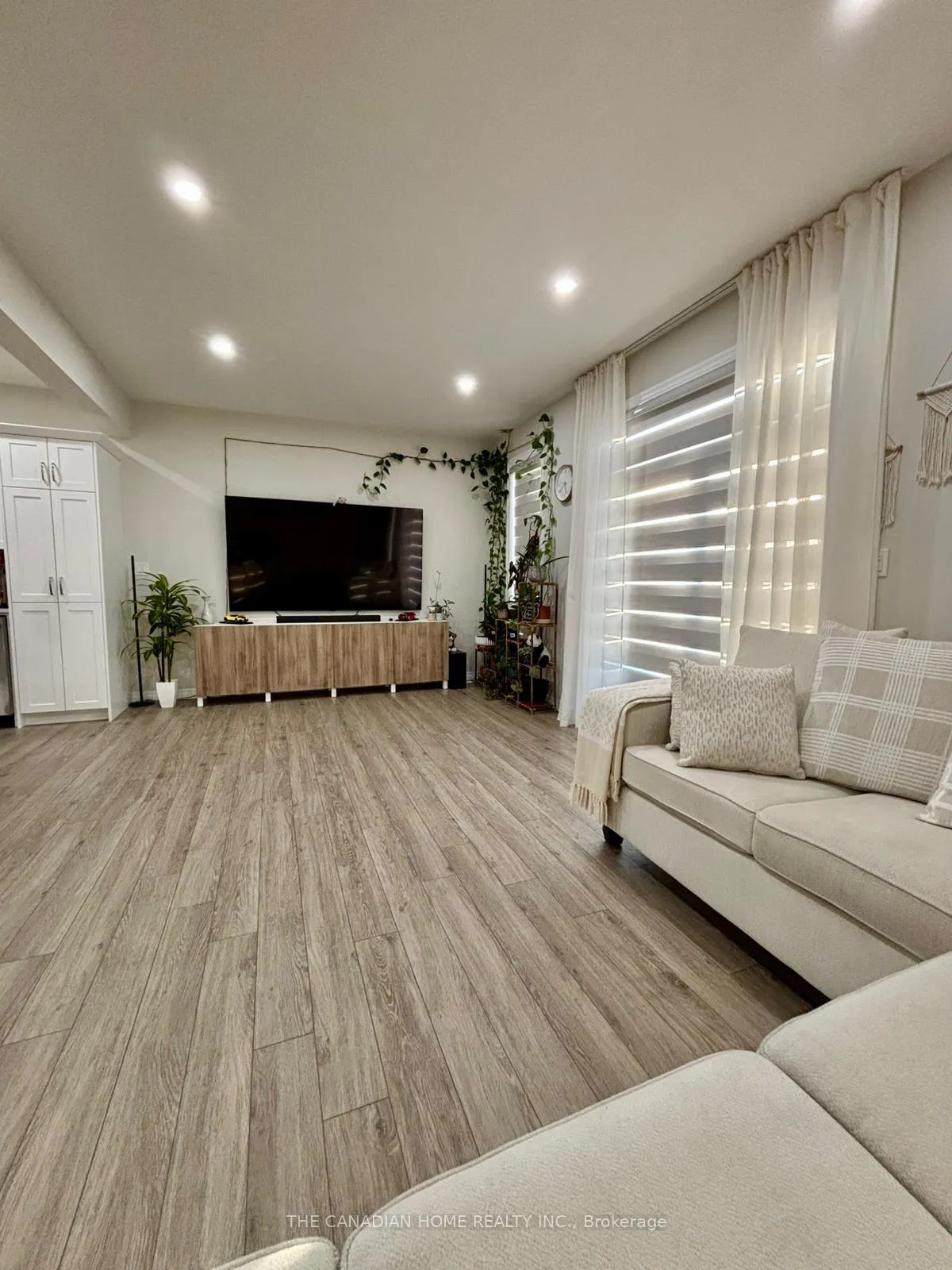 Photo 2 of 232 Renaissance Drive, St. Thomas — HOMEH