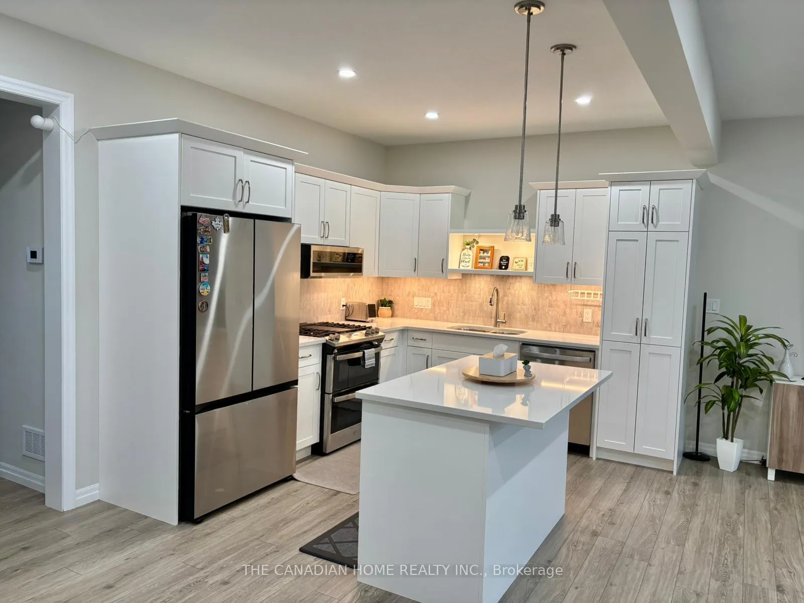 Photo 9 of 232 Renaissance Drive, St. Thomas — HOMEH