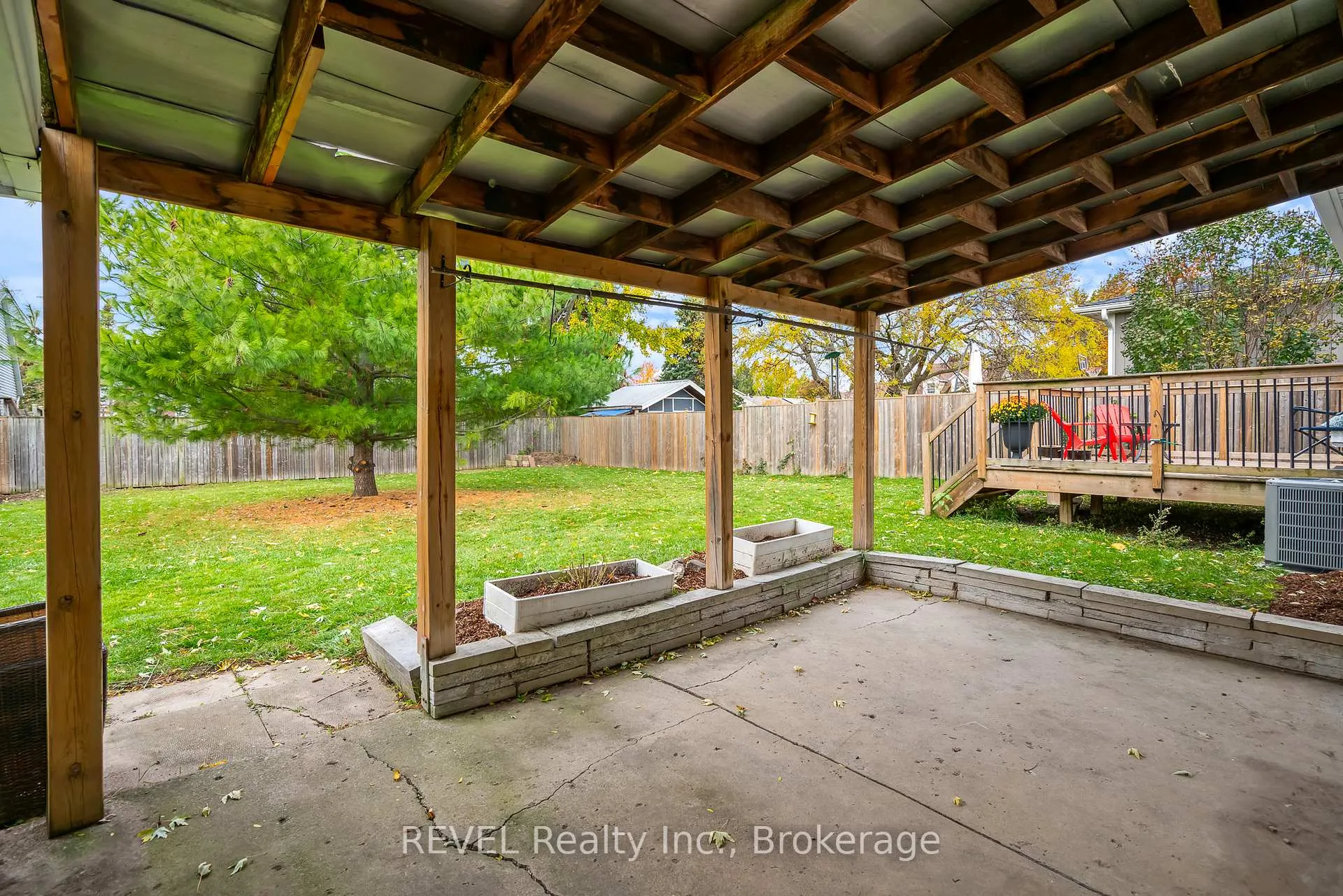 Photo 4 of 279 Vansickle Road, St. Catharines, Rykert/Vansickle — HOMEH