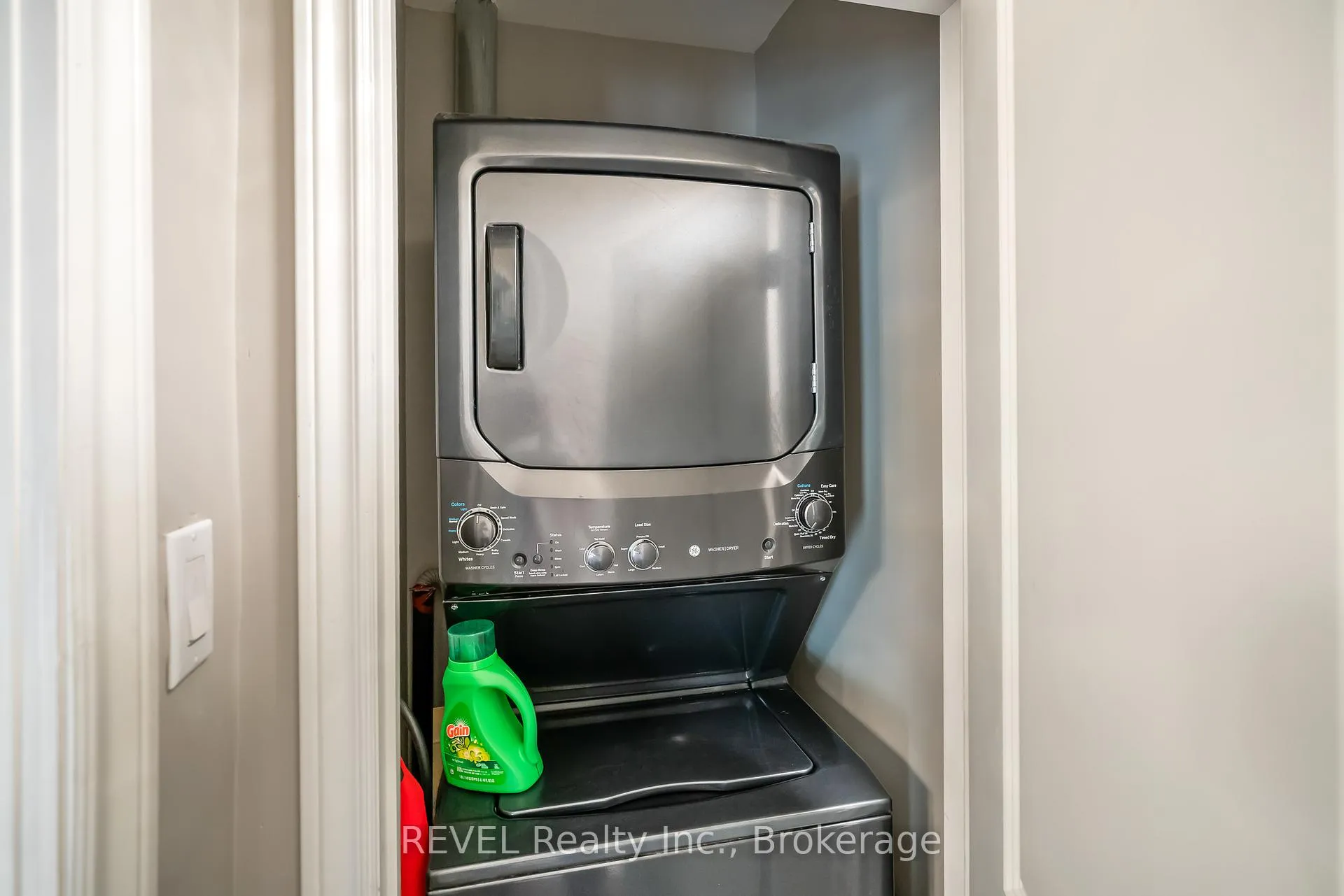 Photo 27 of 279 Vansickle Road, St. Catharines, Rykert/Vansickle — HOMEH