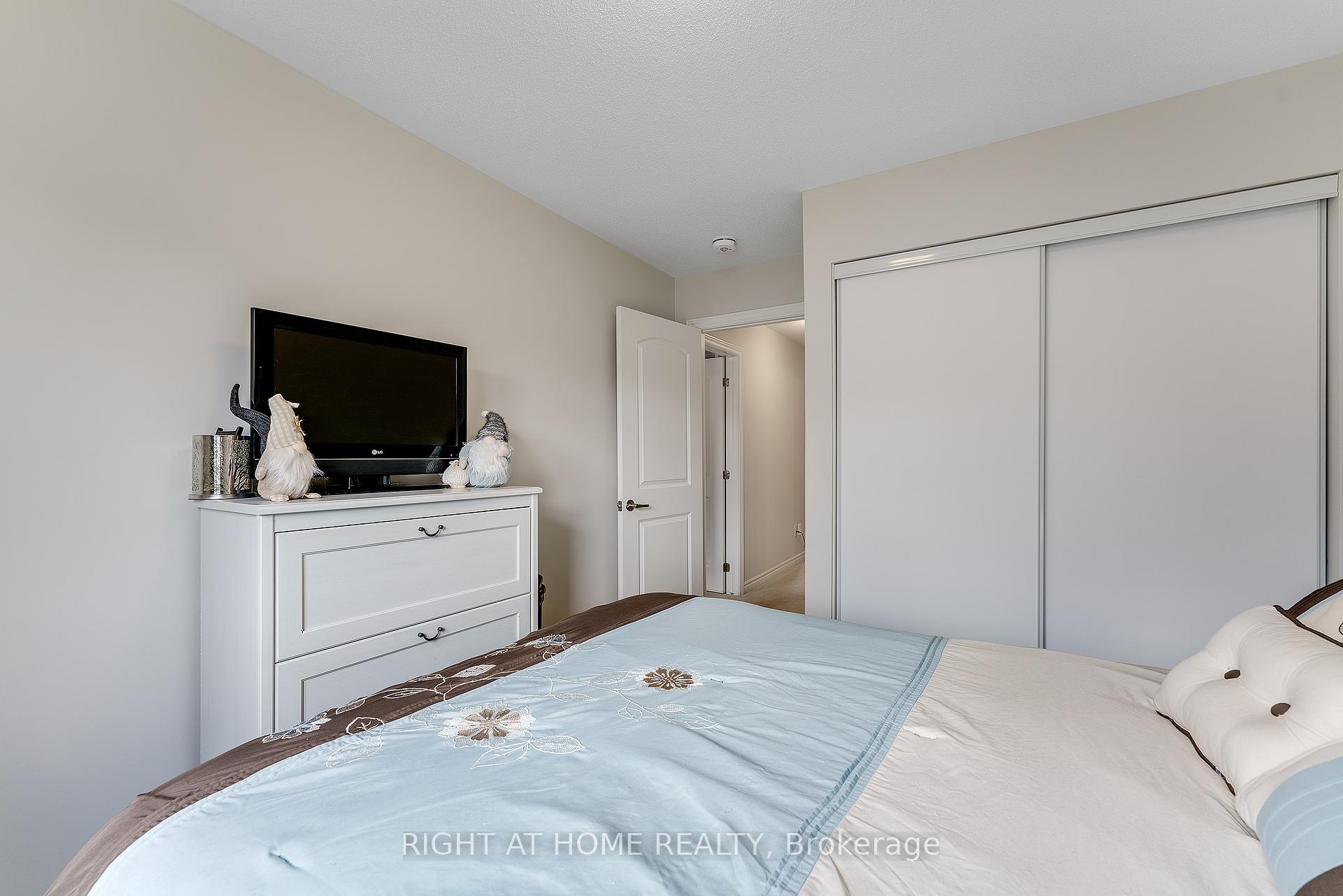 Photo 22 of 715 Derreen Avenue, Ottawa, Stittsville (North) — HOMEH