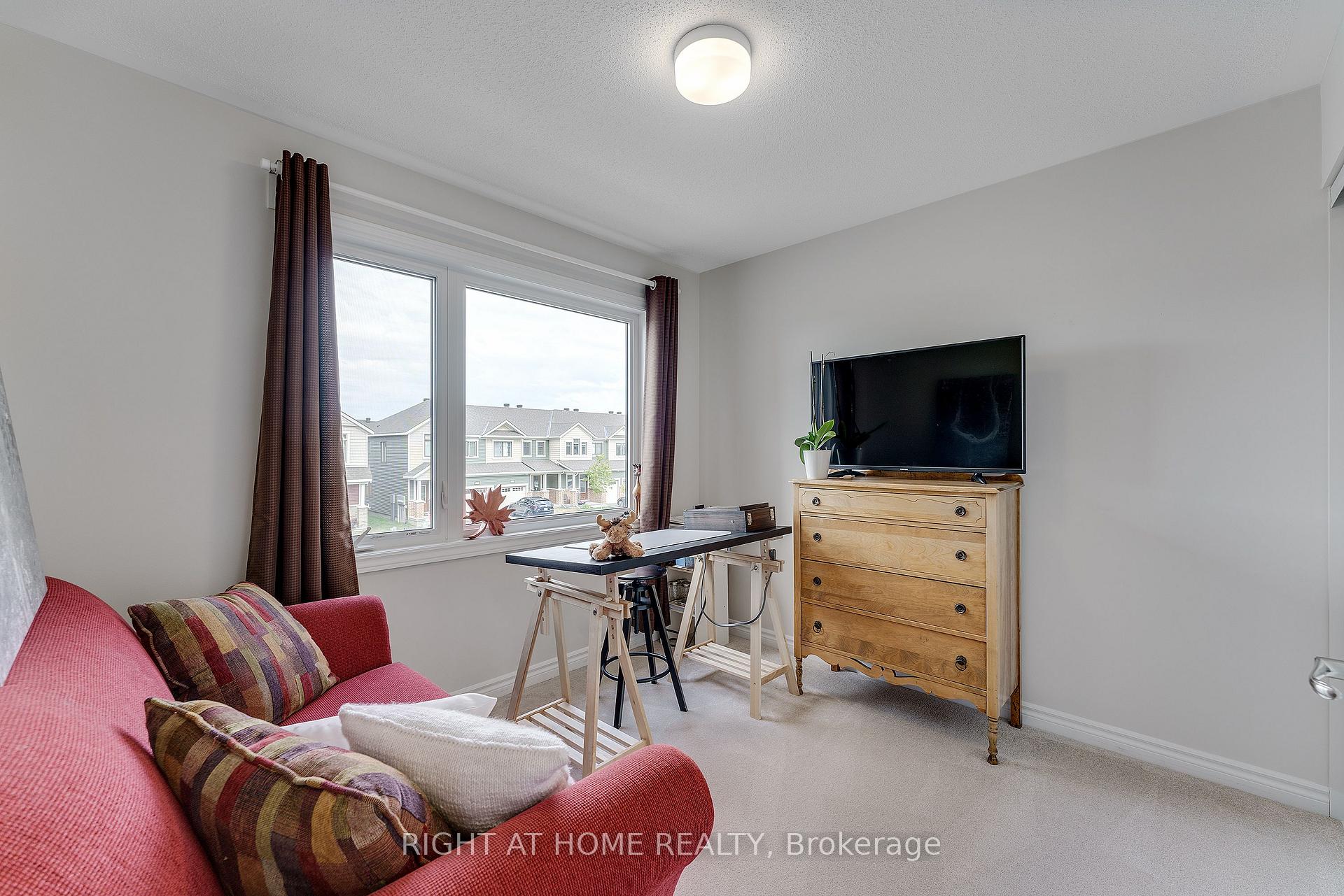 Photo 24 of 715 Derreen Avenue, Ottawa, Stittsville (North) — HOMEH