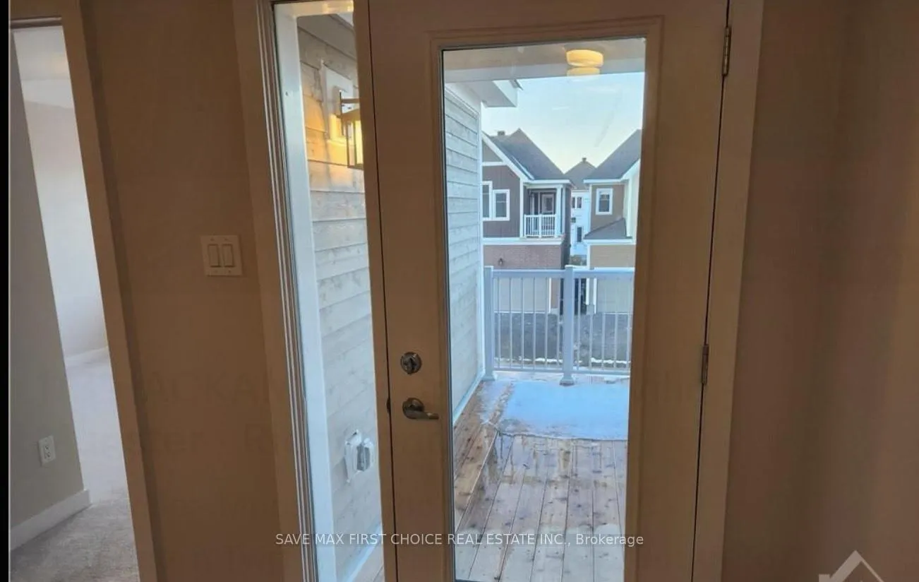 Photo 18 of 113 Hackamore Crescent, Ottawa, Goulbourn Twp From Franktown Rd/South To Rideau — HOMEH