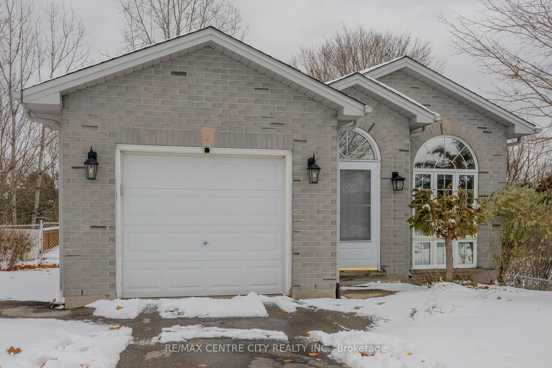 Photo 1 of 41619 Major Line, St. Thomas — HOMEH