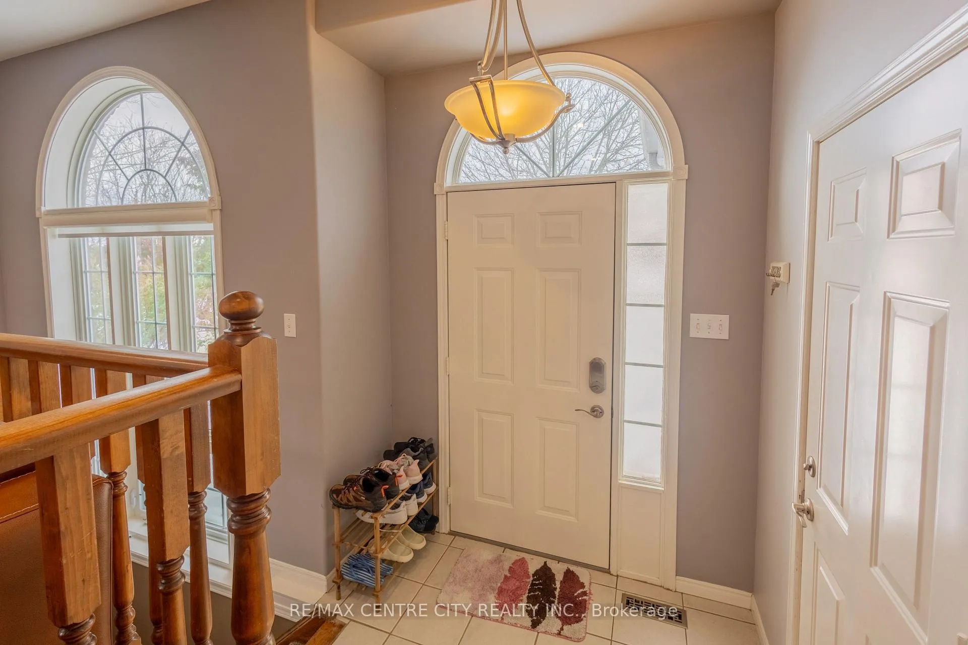Photo 2 of 41619 Major Line, St. Thomas — HOMEH