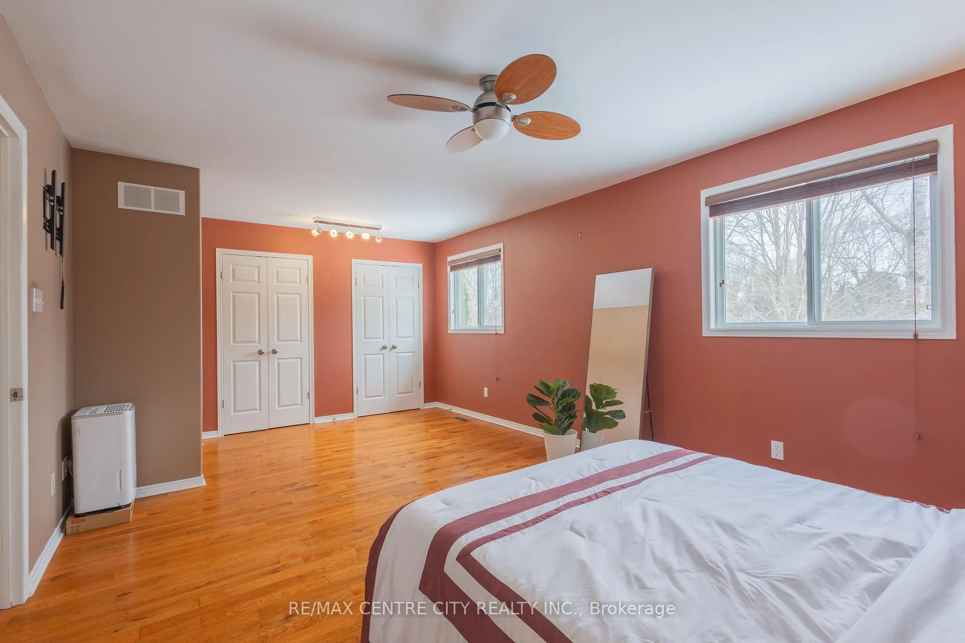 Photo 11 of 41619 Major Line, St. Thomas — HOMEH