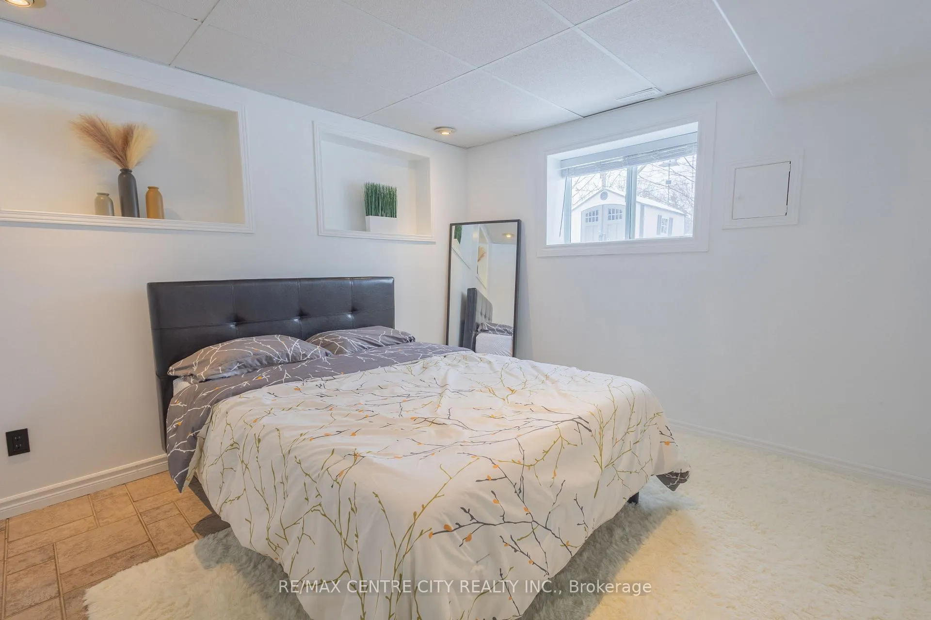 Photo 17 of 41619 Major Line, St. Thomas — HOMEH
