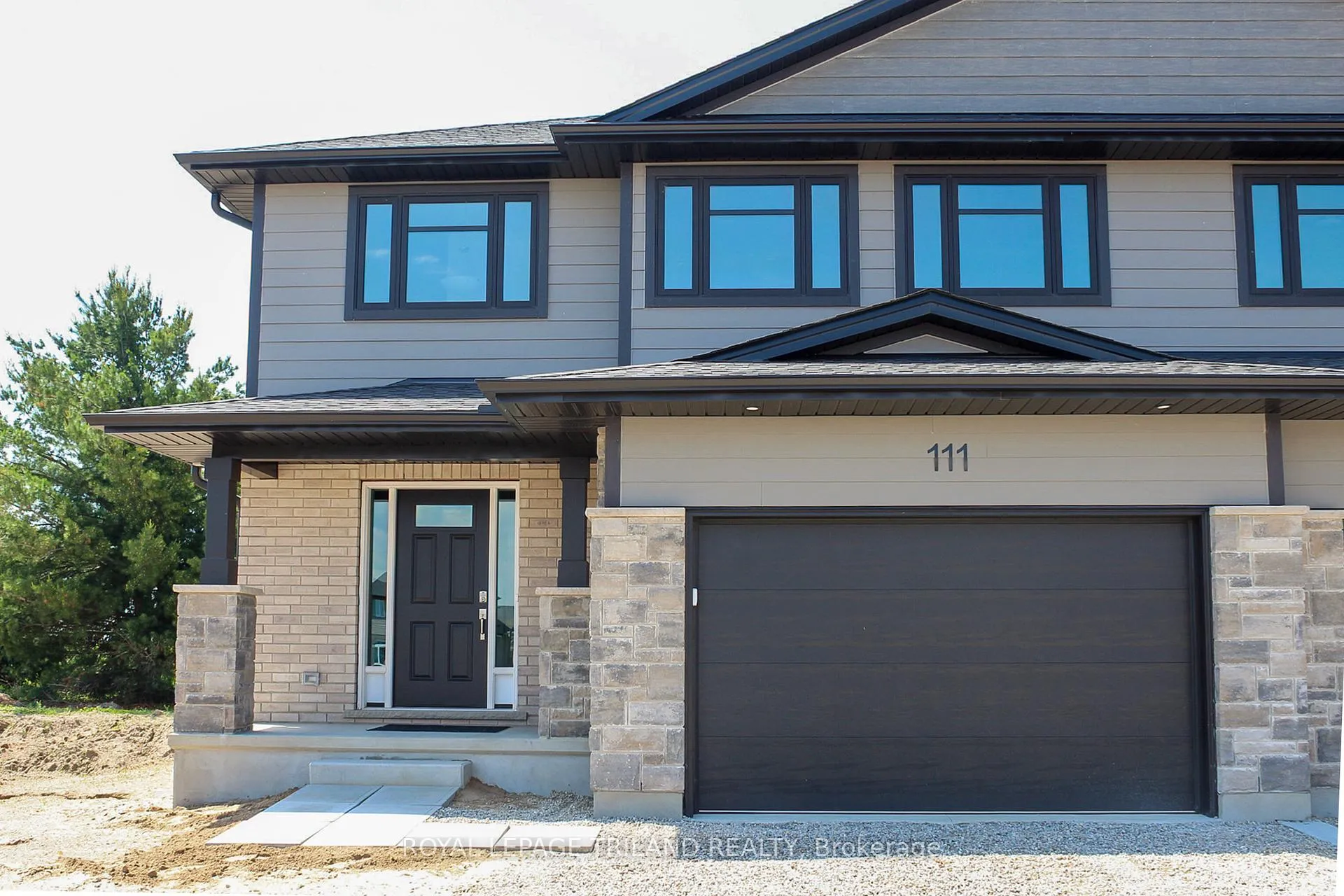 Photo 2 of 111 Styles Drive, St. Thomas — HOMEH