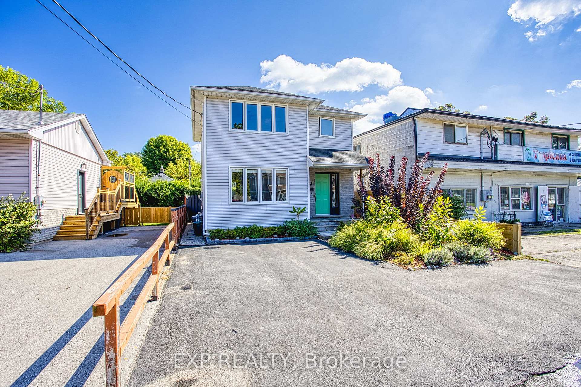 Photo 3 of 112 Arthur Street, St. Catharines, Port Weller — HOMEH