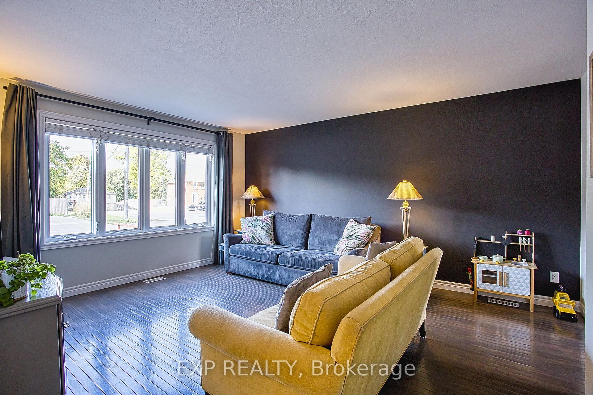 Photo 6 of 112 Arthur Street, St. Catharines, Port Weller — HOMEH