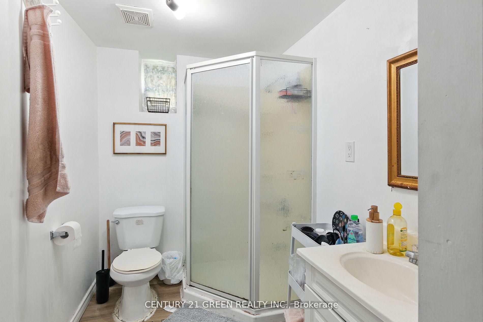 Photo 3 of 42 Bloomfield Avenue, St. Catharines, Secord Woods — HOMEH