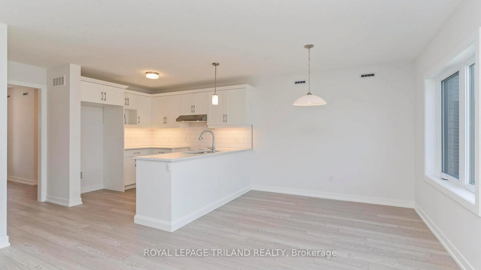 Photo 6 of 118 Styles Drive, St. Thomas — HOMEH
