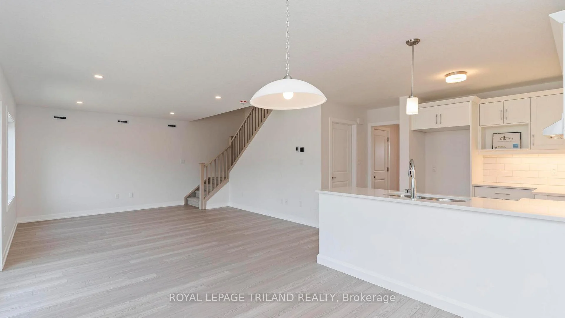 Photo 7 of 118 Styles Drive, St. Thomas — HOMEH
