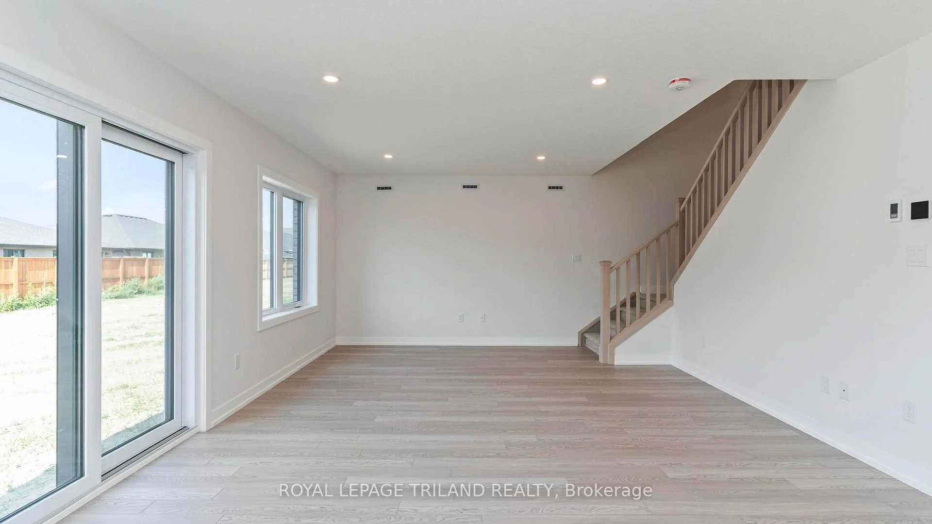 Photo 10 of 118 Styles Drive, St. Thomas — HOMEH