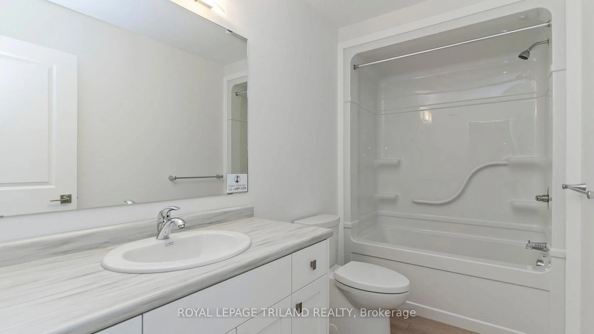 Photo 16 of 118 Styles Drive, St. Thomas — HOMEH