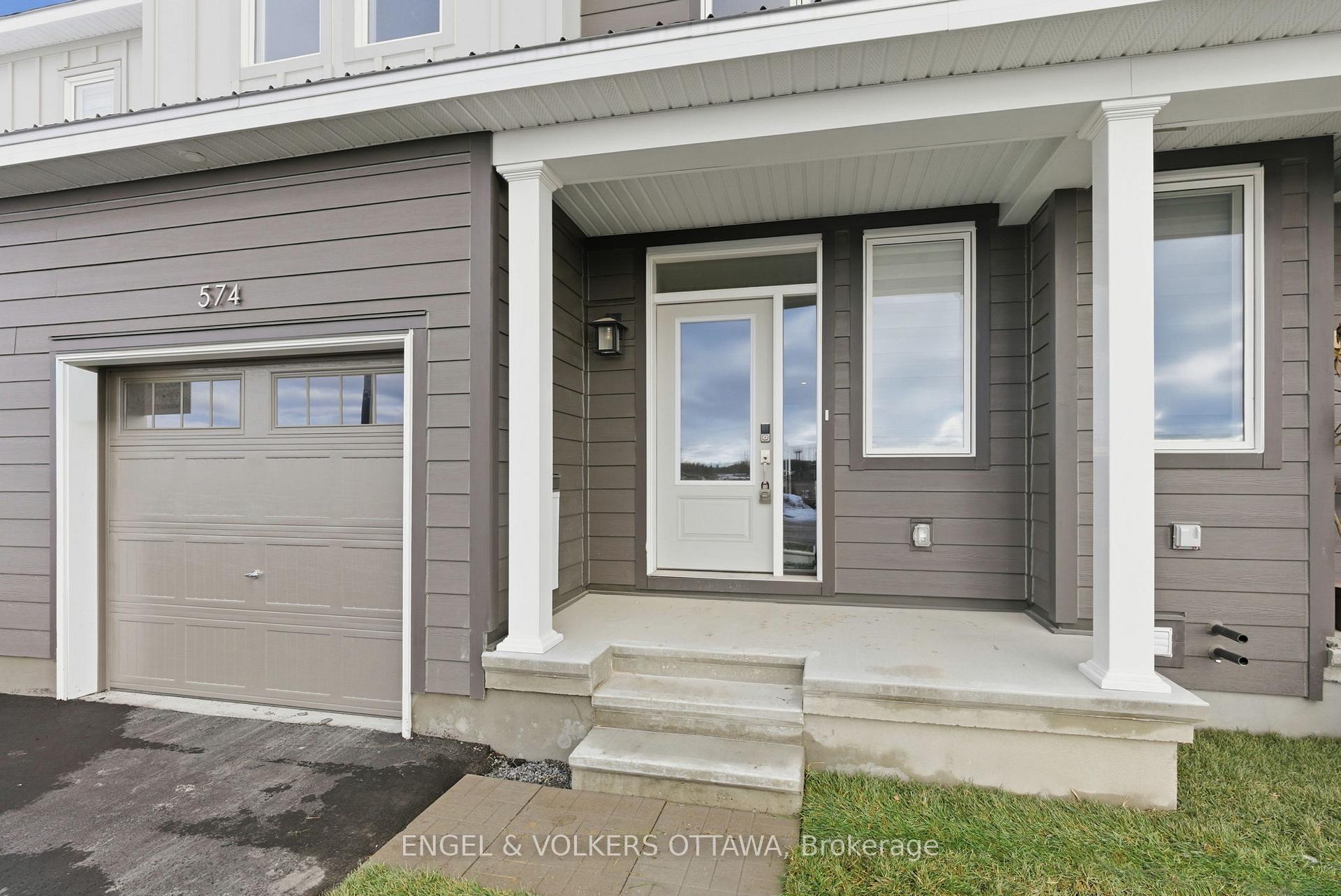 Photo 4 of 574 Oldenburg Avenue, Ottawa, Btwn Franktown Rd. & Fallowfield Rd. — HOMEH