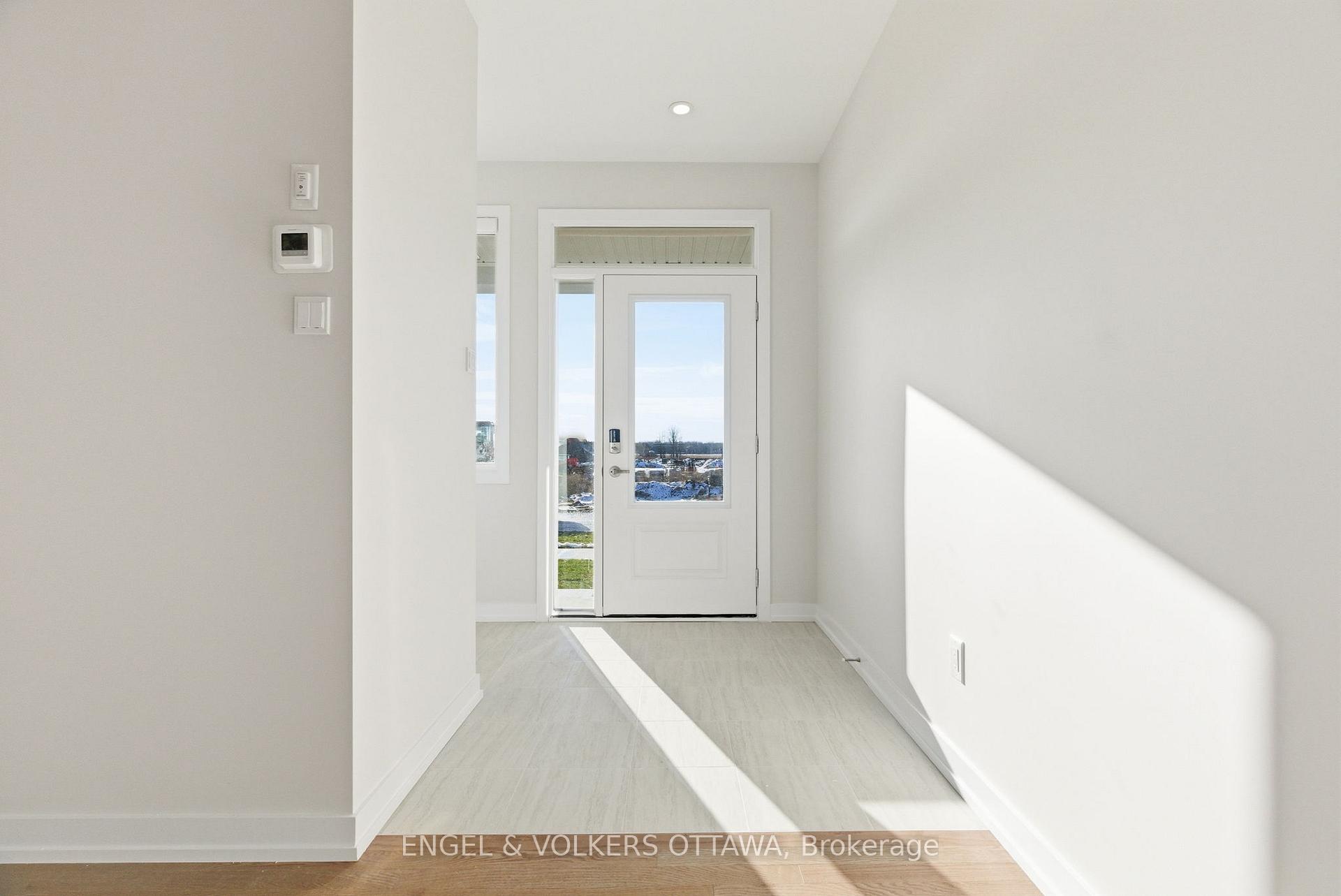 Photo 5 of 574 Oldenburg Avenue, Ottawa, Btwn Franktown Rd. & Fallowfield Rd. — HOMEH