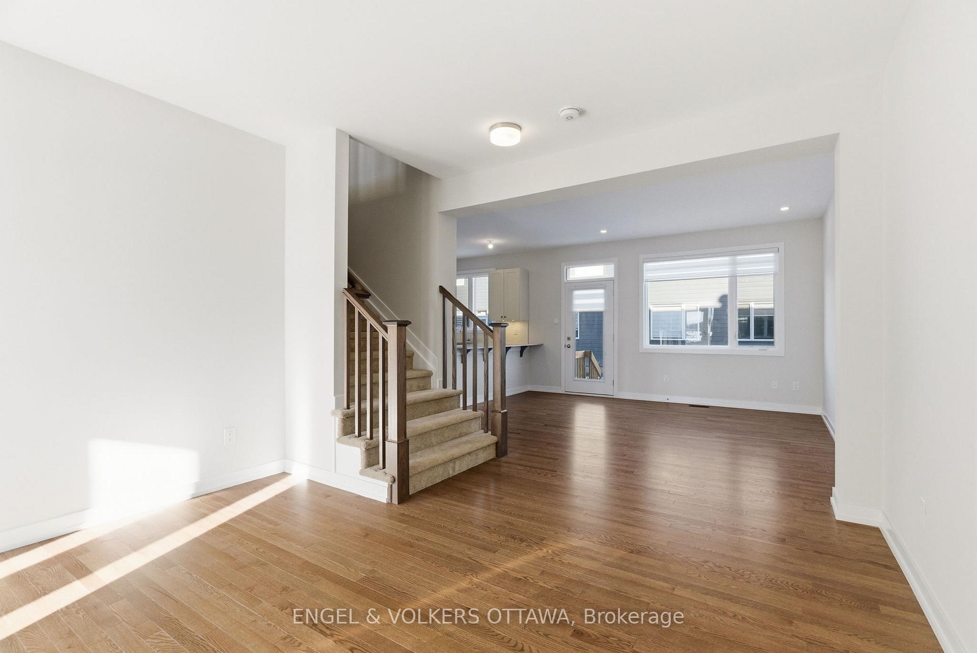 Photo 10 of 574 Oldenburg Avenue, Ottawa, Btwn Franktown Rd. & Fallowfield Rd. — HOMEH