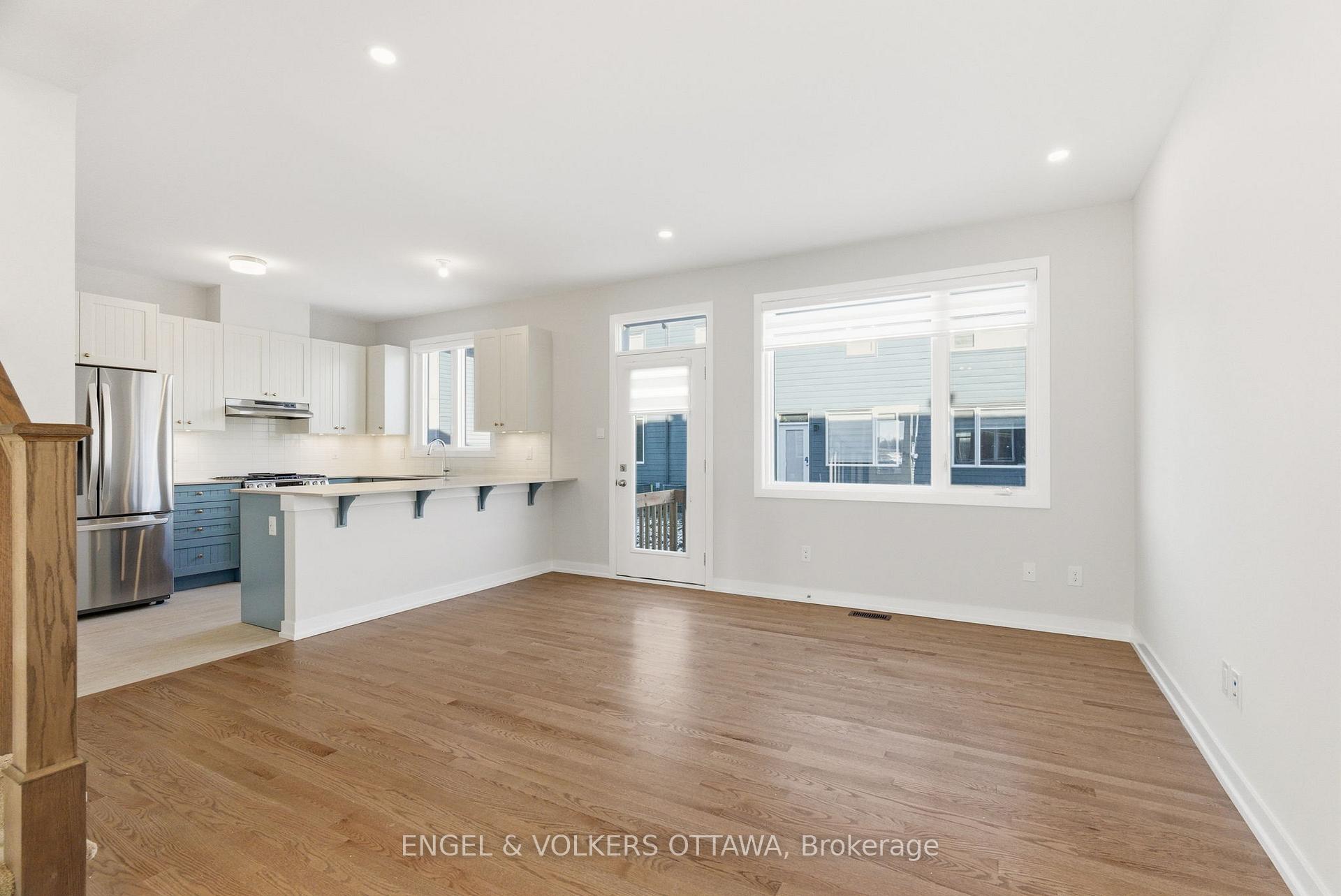 Photo 12 of 574 Oldenburg Avenue, Ottawa, Btwn Franktown Rd. & Fallowfield Rd. — HOMEH
