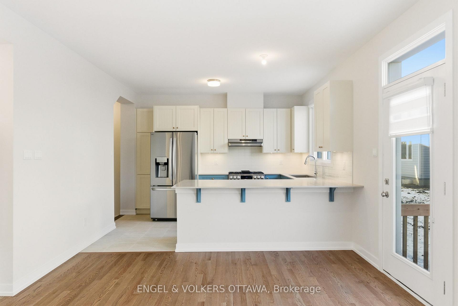 Photo 14 of 574 Oldenburg Avenue, Ottawa, Btwn Franktown Rd. & Fallowfield Rd. — HOMEH