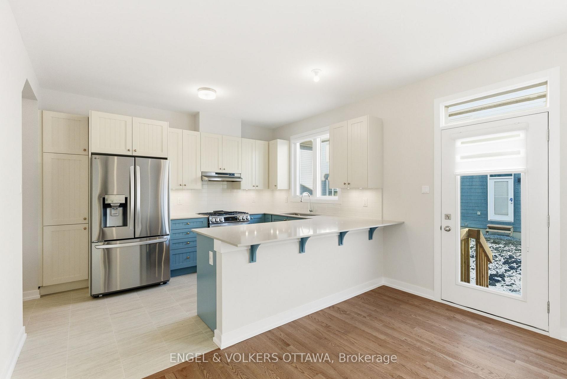 Photo 17 of 574 Oldenburg Avenue, Ottawa, Btwn Franktown Rd. & Fallowfield Rd. — HOMEH