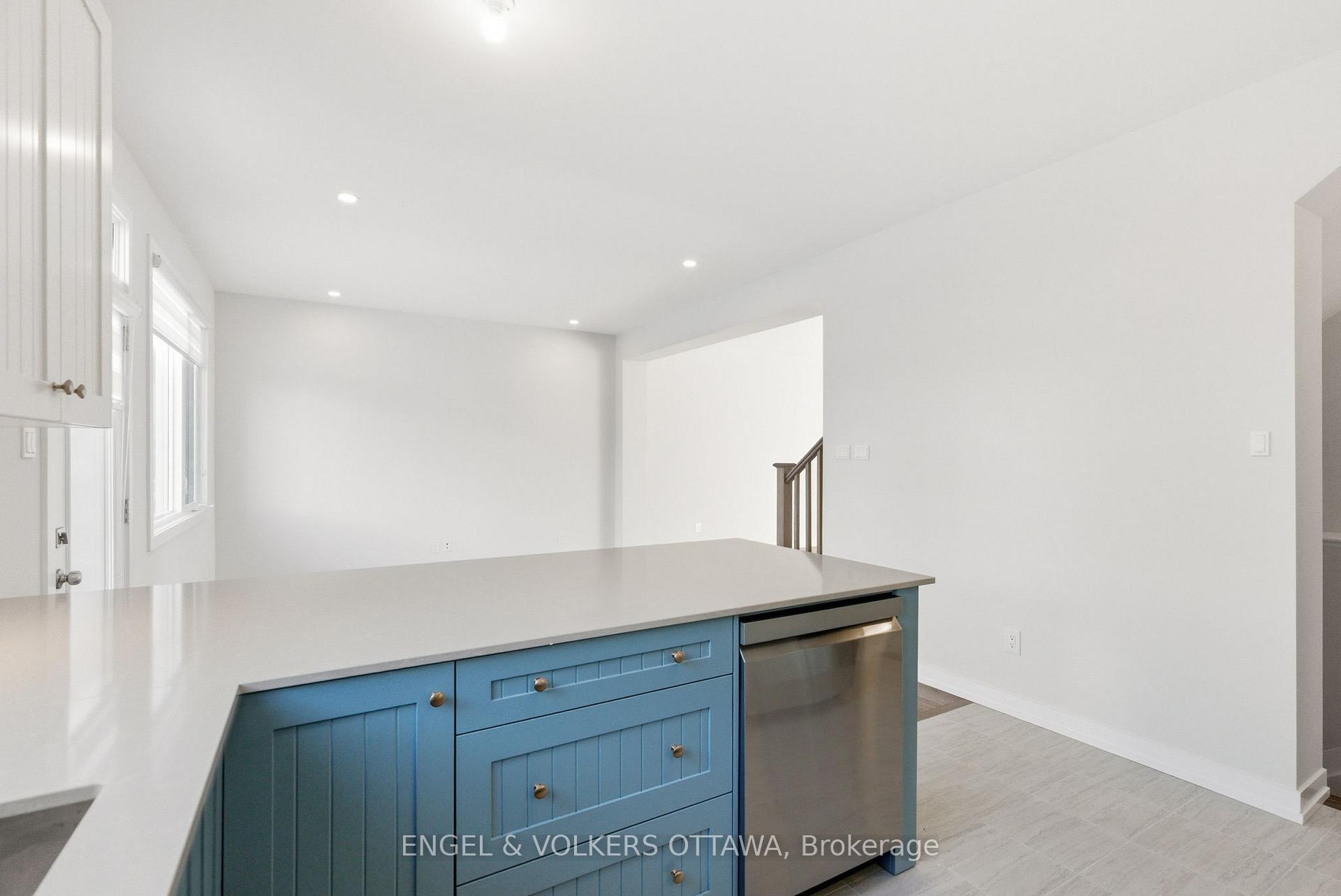 Photo 19 of 574 Oldenburg Avenue, Ottawa, Btwn Franktown Rd. & Fallowfield Rd. — HOMEH