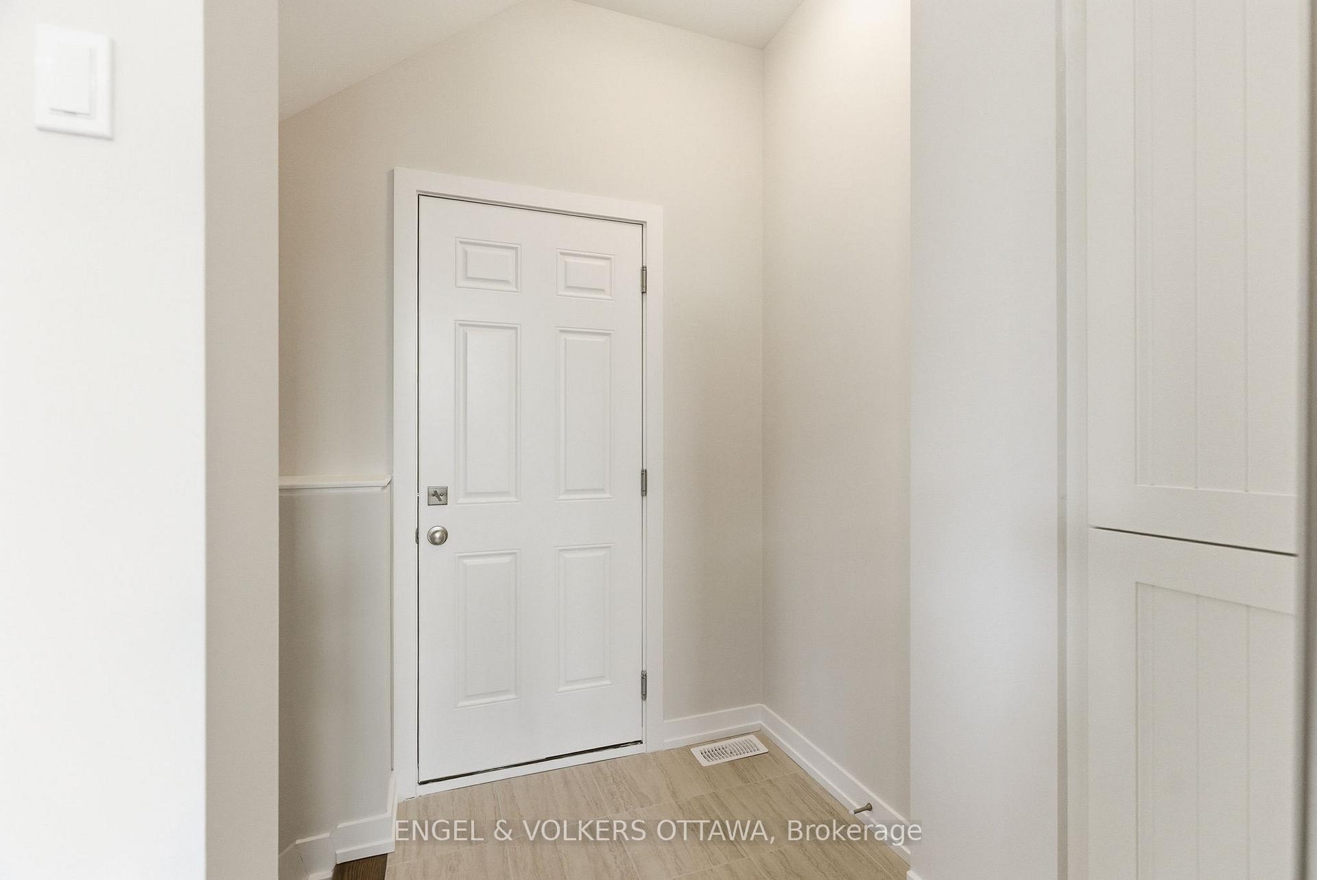 Photo 21 of 574 Oldenburg Avenue, Ottawa, Btwn Franktown Rd. & Fallowfield Rd. — HOMEH