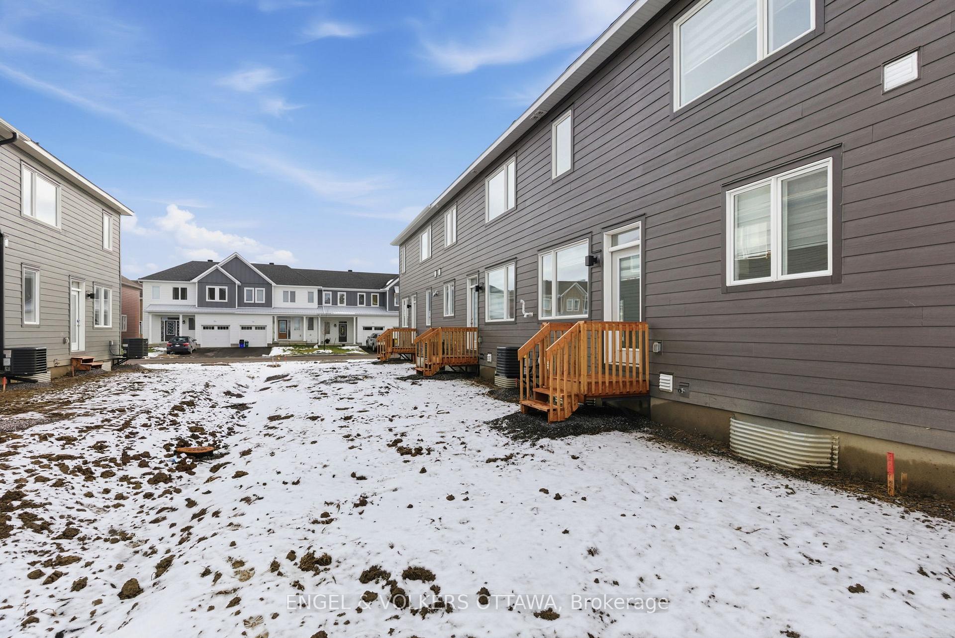 Photo 40 of 574 Oldenburg Avenue, Ottawa, Btwn Franktown Rd. & Fallowfield Rd. — HOMEH