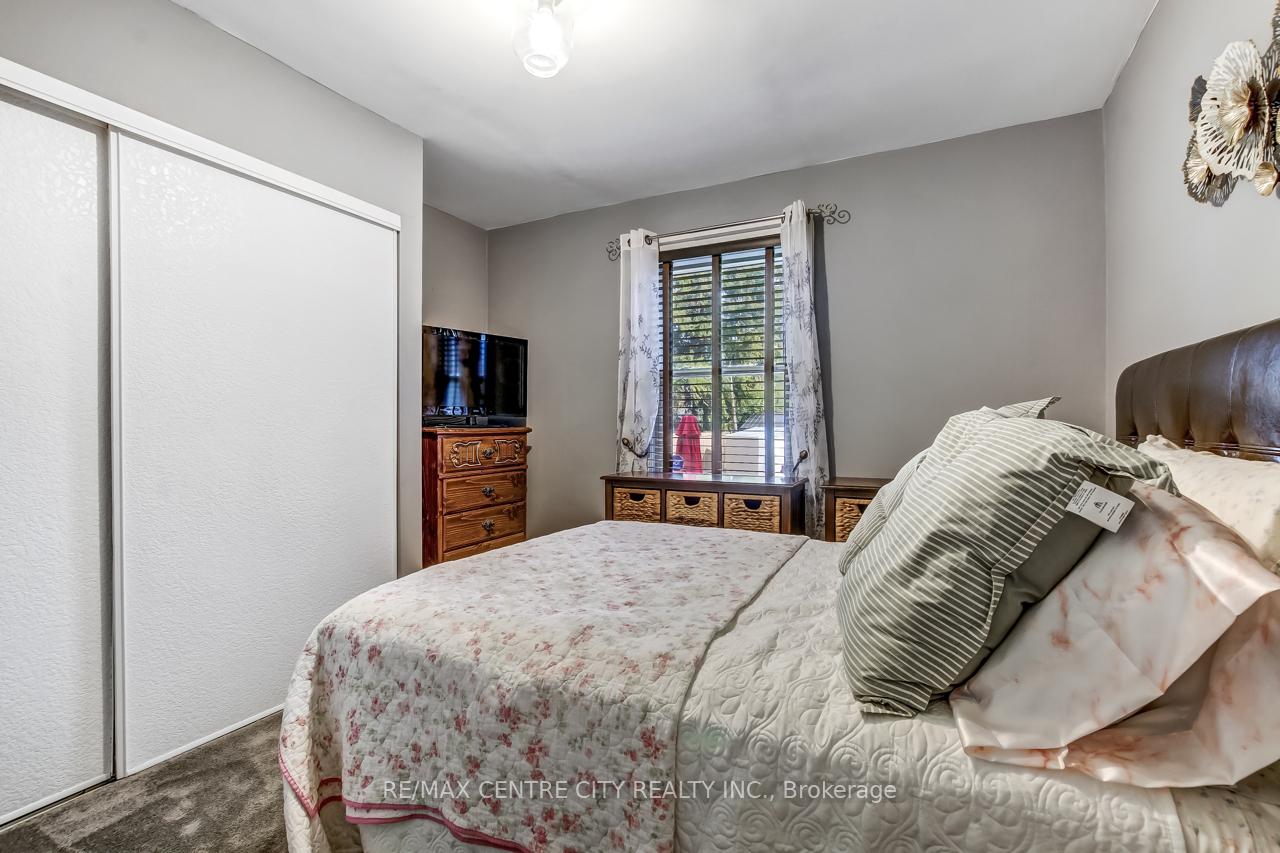 Photo 6 of 145 Hughes Street, St. Thomas — HOMEH