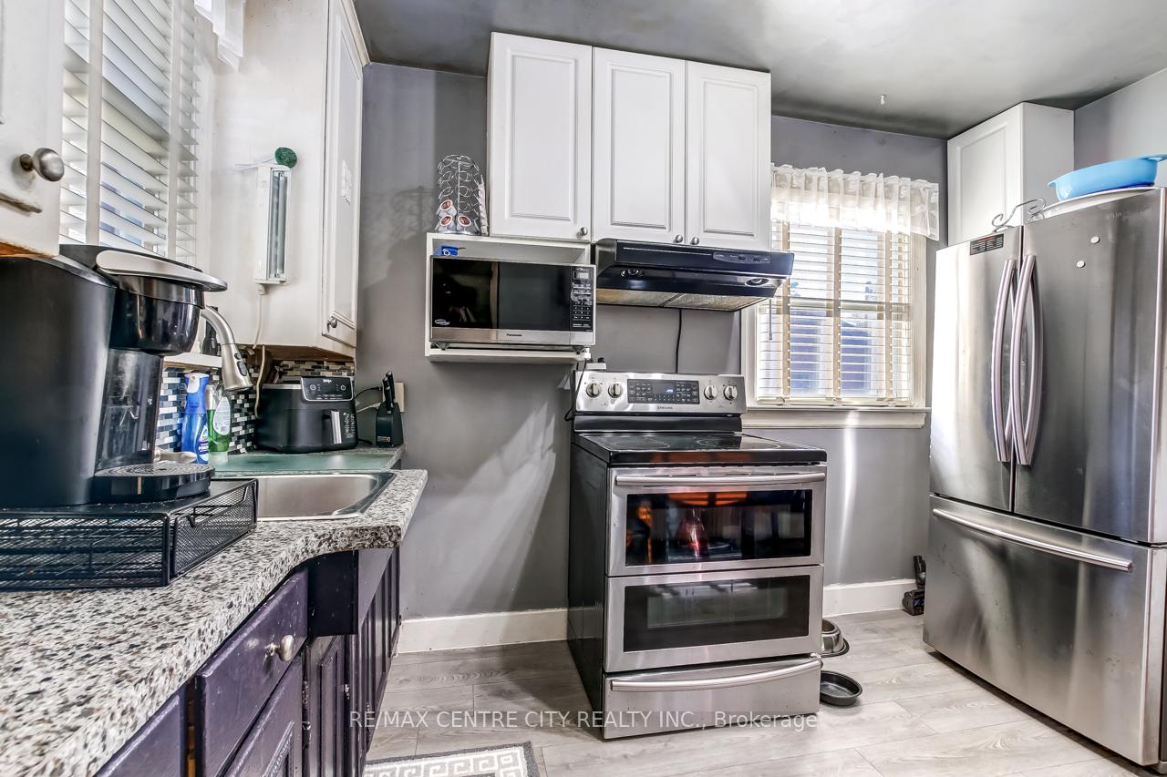 Photo 10 of 145 Hughes Street, St. Thomas — HOMEH