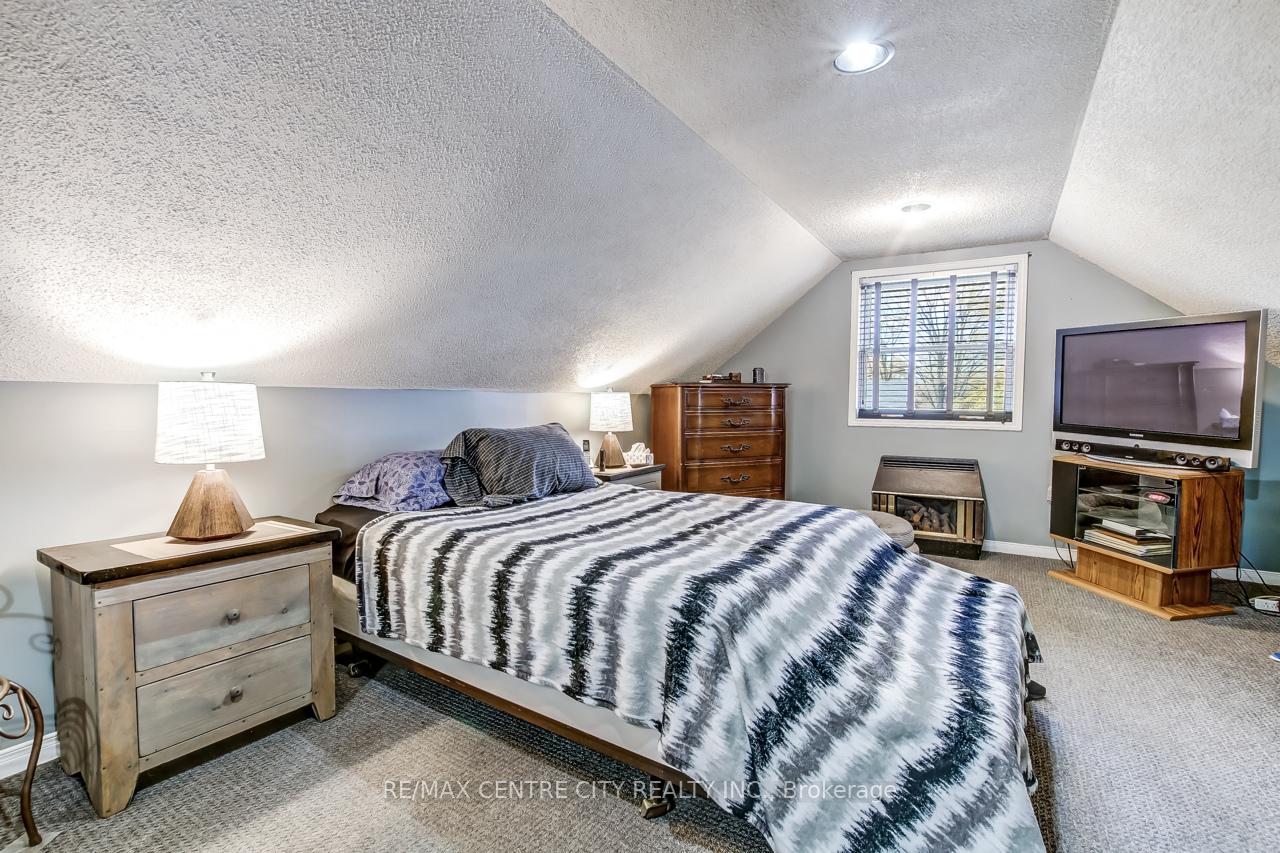 Photo 13 of 145 Hughes Street, St. Thomas — HOMEH