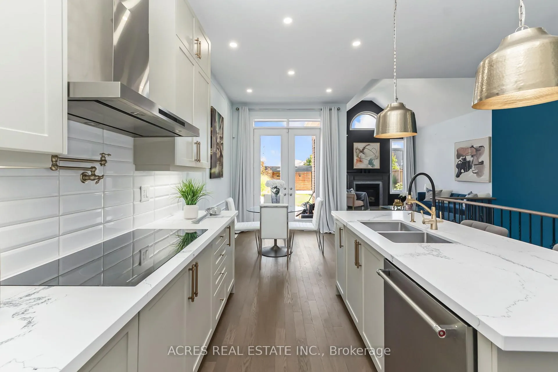 Photo 10 of 96 Redmond Crescent, Springwater, Centre Vespra — HOMEH