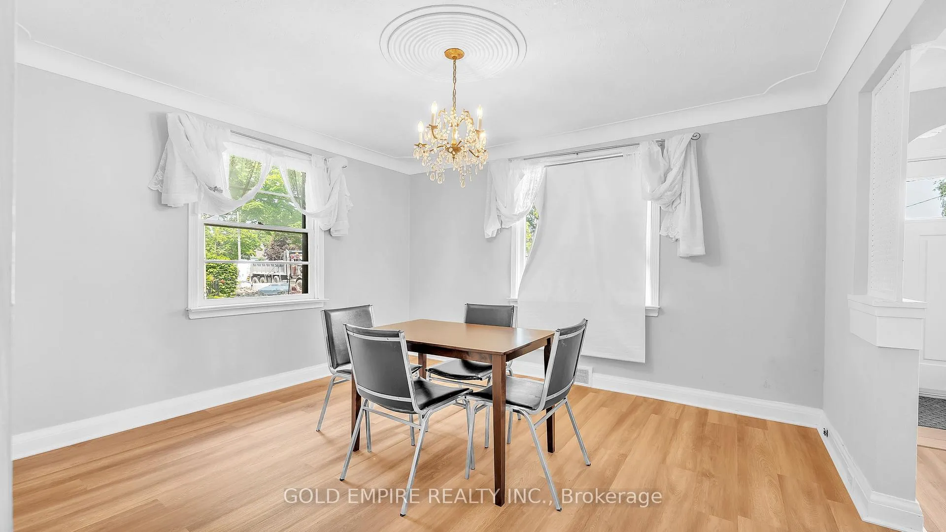 Photo 4 of 157 Chestnut Street, St. Thomas — HOMEH
