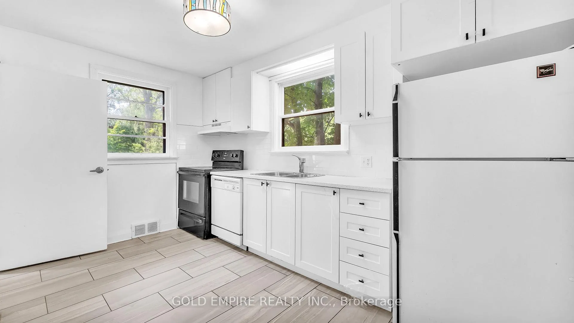 Photo 5 of 157 Chestnut Street, St. Thomas — HOMEH
