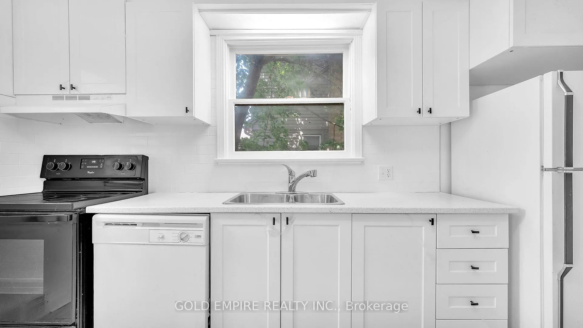 Photo 6 of 157 Chestnut Street, St. Thomas — HOMEH