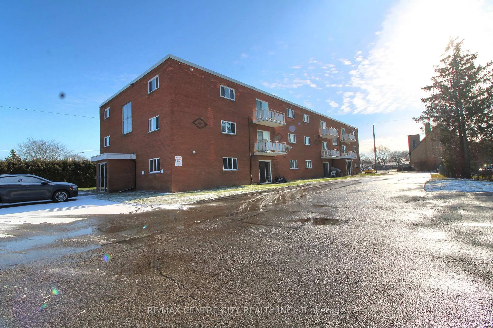 Photo 1 of Unit 18, 18 Holland Street, St. Thomas — HOMEH