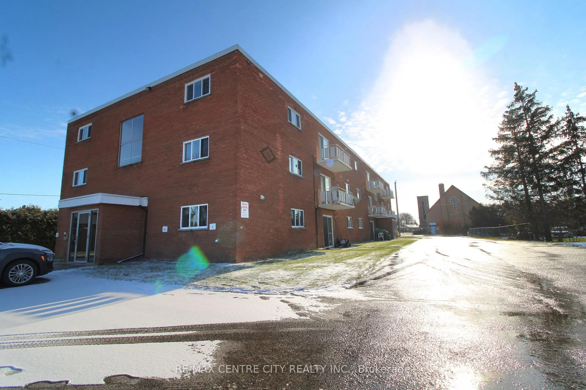 Photo 2 of Unit 18, 18 Holland Street, St. Thomas — HOMEH