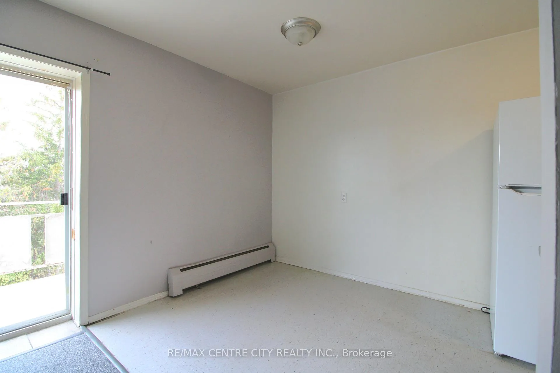 Photo 6 of Unit 18, 18 Holland Street, St. Thomas — HOMEH