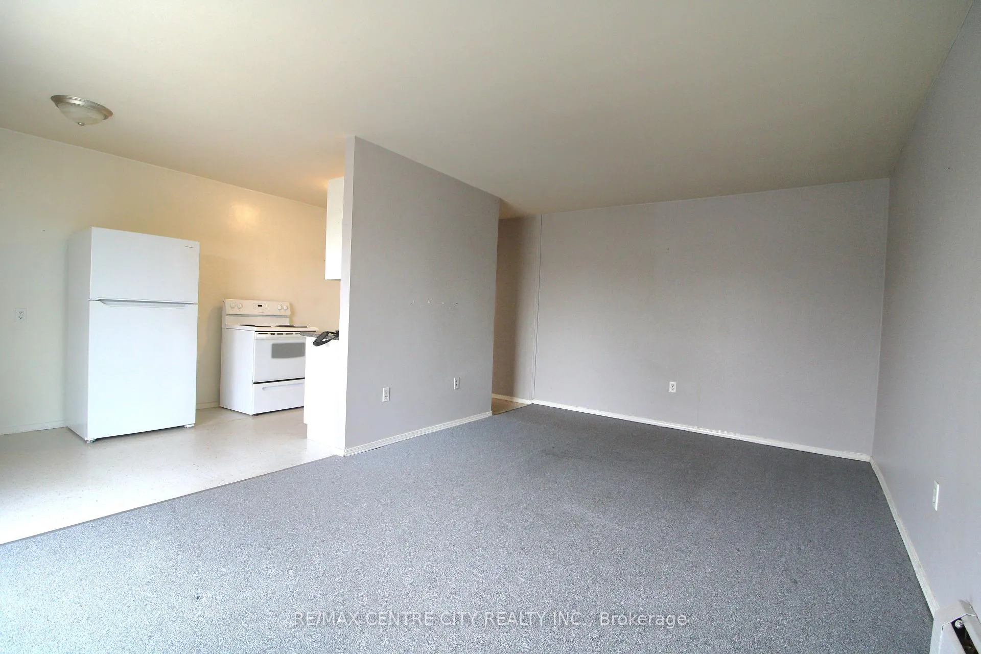 Photo 8 of Unit 18, 18 Holland Street, St. Thomas — HOMEH